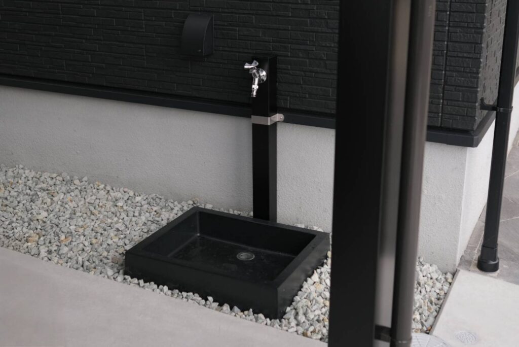 ブラック　立水栓