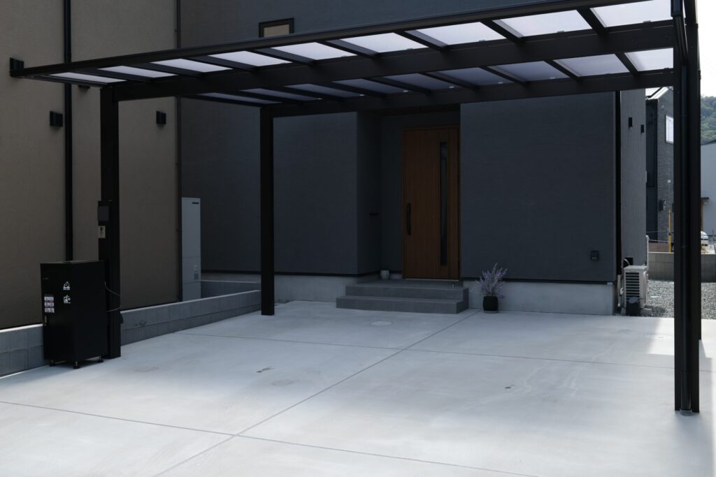 旗竿地
カーポート