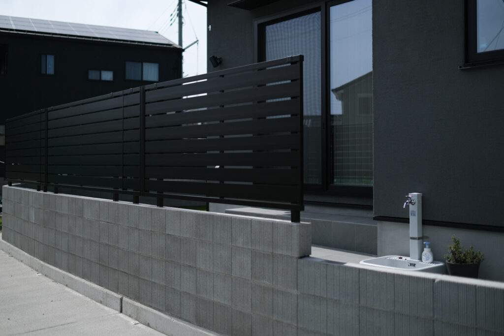 目隠しフェンス